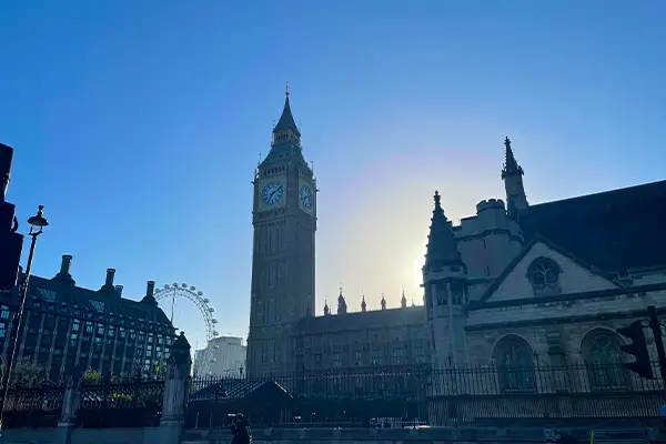 歴史を感じる美しい時計台の姿